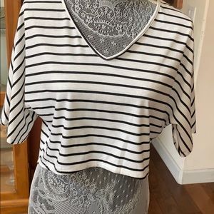 Crop short sleeve blk/wht top